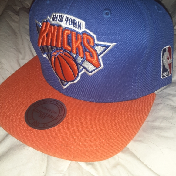 Vintage Mitchell and Ness New York Knicks Snapback hat/cap - Picture 2 of 5